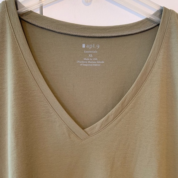 Apt. 9 Essentials Short Sleeve T - Picture 2 of 5